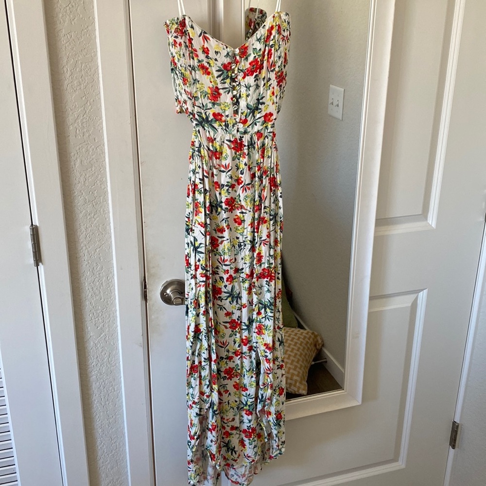 Maxi dress from Lulus. Never worn. Small.